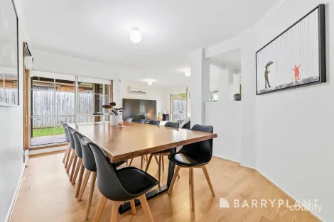 Property photo of 1 Margarita Close Berwick VIC 3806