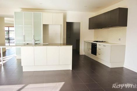 Property photo of 64 Stadium Circuit Mulgrave VIC 3170