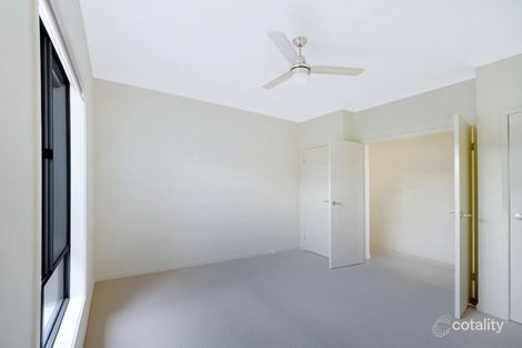 Property photo of 38 Azure Way Hope Island QLD 4212