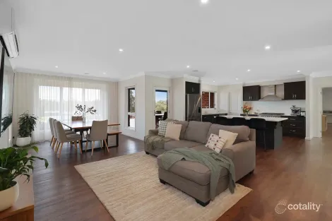Property photo of 919 Princes Way Drouin VIC 3818