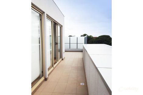 Property photo of 205/6 Kokaribb Road Carnegie VIC 3163