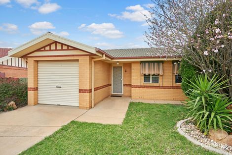 Property photo of 34 Girraween Mews Glenfield Park NSW 2650