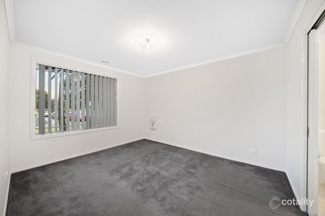 Property photo of 11 Amity Way Cranbourne West VIC 3977