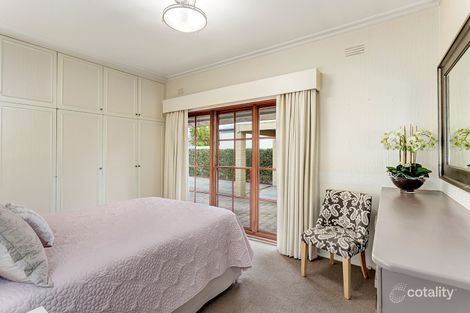 Property photo of 15 Huntingdon Road Bentleigh East VIC 3165