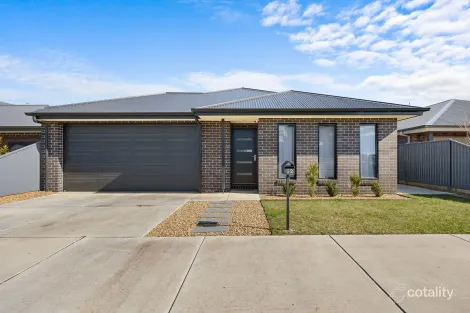 62 Cherry Flat Rd, Smythes Creek, VIC 3351