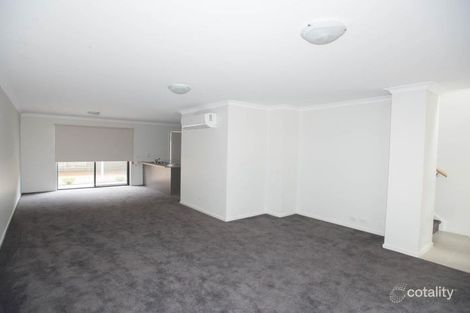 Property photo of 33 Venezia Promenade Greenvale VIC 3059