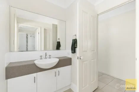 Property photo of 2 Lightening Street Emerald QLD 4720