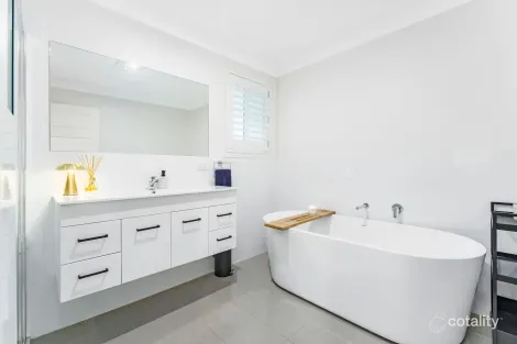 Property photo of 3A Coach Crescent Currans Hill NSW 2567