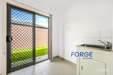 Property photo of 57 Solitude Crescent Point Cook VIC 3030