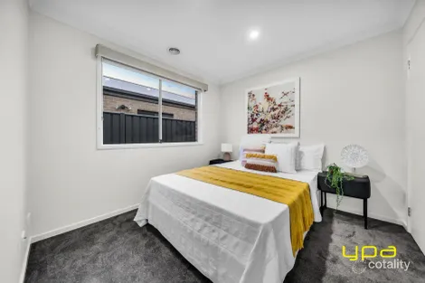 Property photo of 27 Donatello Crescent Narre Warren VIC 3805