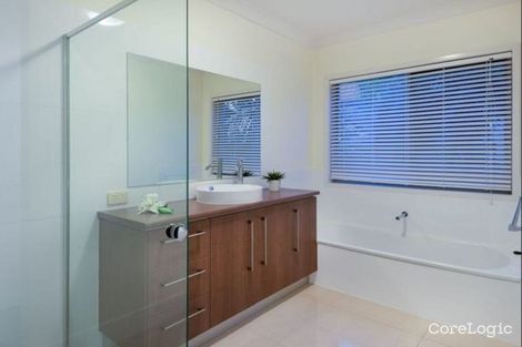 Property photo of 10 Coomera Court Helensvale QLD 4212