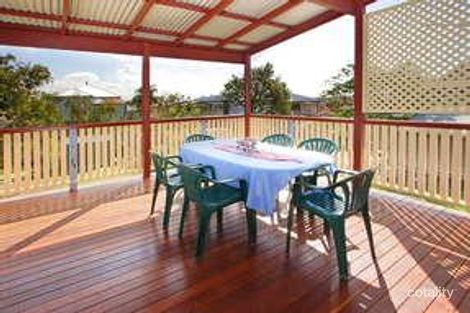 Property photo of 35 Walnut Street Wynnum QLD 4178