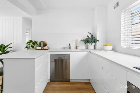 Property photo of 4/111 Pacific Parade Dee Why NSW 2099