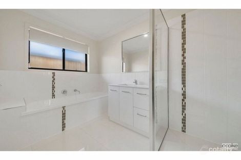 4 Cypress St, Hidden Valley, QLD 4703