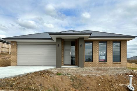 32 Gleneagles Dr, Newborough, VIC 3825