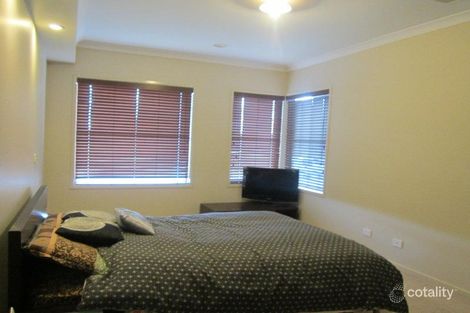 Property photo of 14 Mullein Bend Cranbourne North VIC 3977