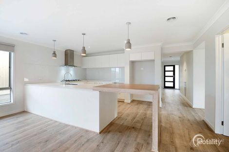 Property photo of 33 Ranger Street Clyde North VIC 3978