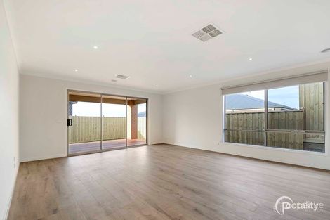 Property photo of 33 Ranger Street Clyde North VIC 3978