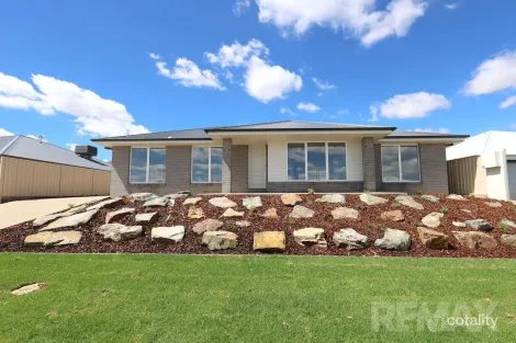 1/18 Tooleybuc St, Gobbagombalin, NSW 2650