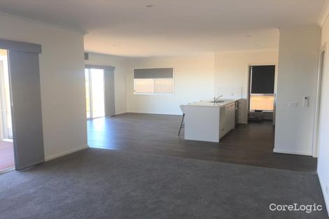 Property photo of 8 Empress Boulevard Ocean Grove VIC 3226
