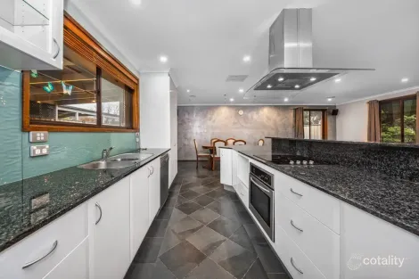 1 Sturdee Cres, Monash, ACT 2904