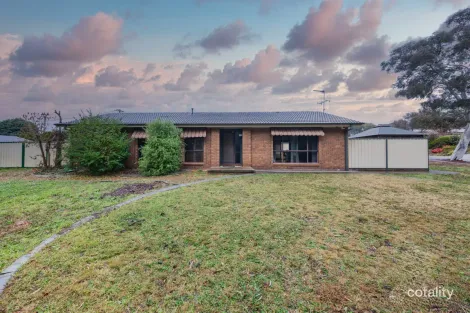 Property photo of 1 Sturdee Crescent Monash ACT 2904