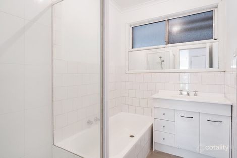 9 Sturt Rd, Melton South, VIC 3338