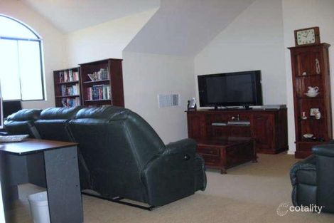 Property photo of 2 Oak Way Baldivis WA 6171