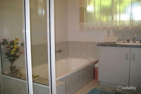 Property photo of 8 Mason Court Hamilton VIC 3300