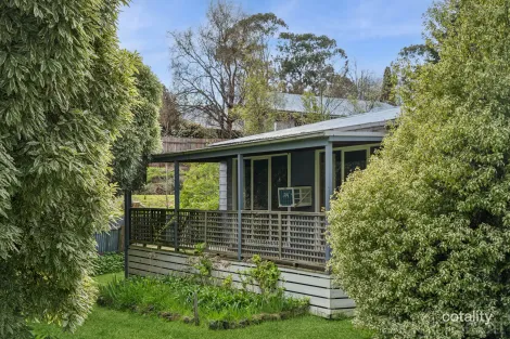 26 VINCENT ST N, DAYLESFORD, VIC 3460