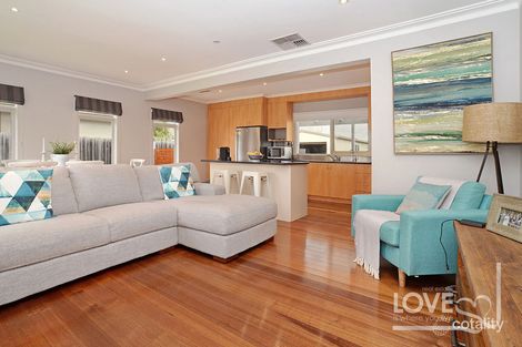 50 Tunaley Pde, Reservoir, VIC 3073