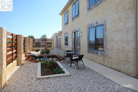 Property photo of 2 Pead Fairway Waggrakine WA 6530