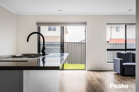 Property photo of 76 Positano Circuit Berwick VIC 3806