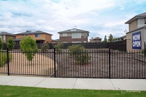 Property photo of 13 Nature Circuit Cranbourne North VIC 3977