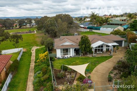 Property photo of 12 O'Hara Place Kooringal NSW 2650