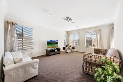 Property photo of 16 Pinnaroo Crescent Burnside VIC 3023