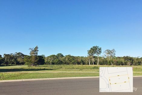 15 Southern Cross Cct, Urangan, QLD 4655