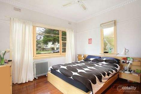 Property photo of 2 Bonham Crescent Oakleigh East VIC 3166