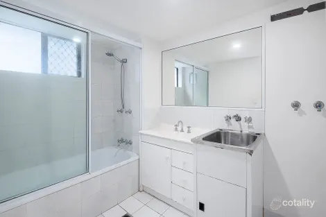 Property photo of 28/167 John Paul Drive Springwood QLD 4127