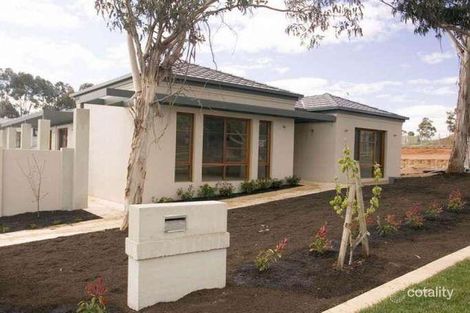 75 Newdegate St, Deakin, ACT 2600