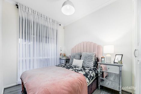 Property photo of 2 Parkside Mews Cranbourne West VIC 3977