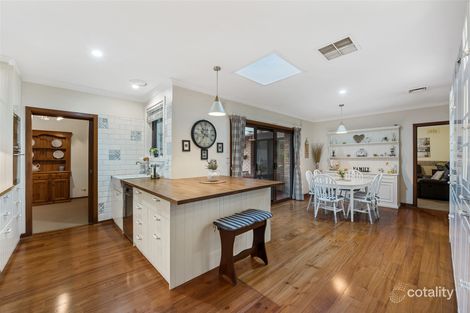 Property photo of 2 Kanooka Court Keilor Downs VIC 3038