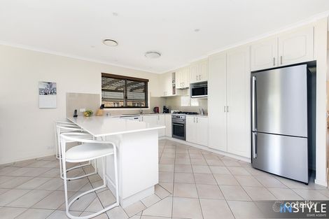 Property photo of 12 Woodhill Link Jerrabomberra NSW 2619
