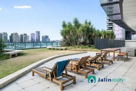 Property photo of 2403/9 Waterside Place Docklands VIC 3008