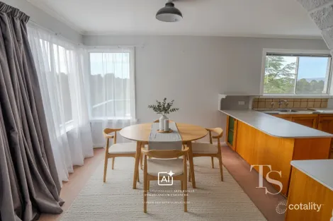 Property photo of 22 Crandon Crescent Newnham TAS 7248