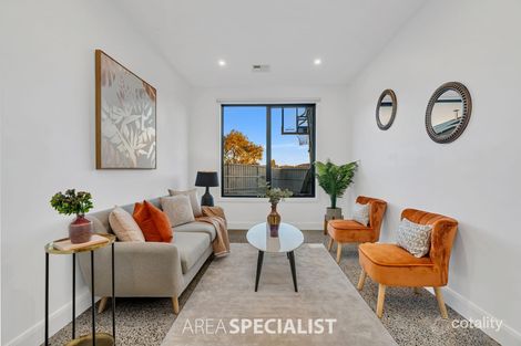 Property photo of 17 Statham View Cranbourne West VIC 3977