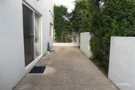 Property photo of 30 Harley Street Labrador QLD 4215