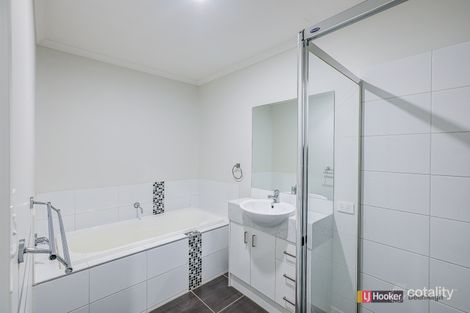 Property photo of 2/9 Babich Court Holmview QLD 4207