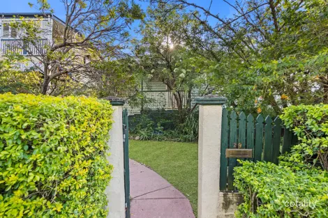 29 Sydney St, Fairfield, QLD 4103