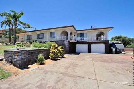 Property photo of 6 Carina Circle Halls Head WA 6210